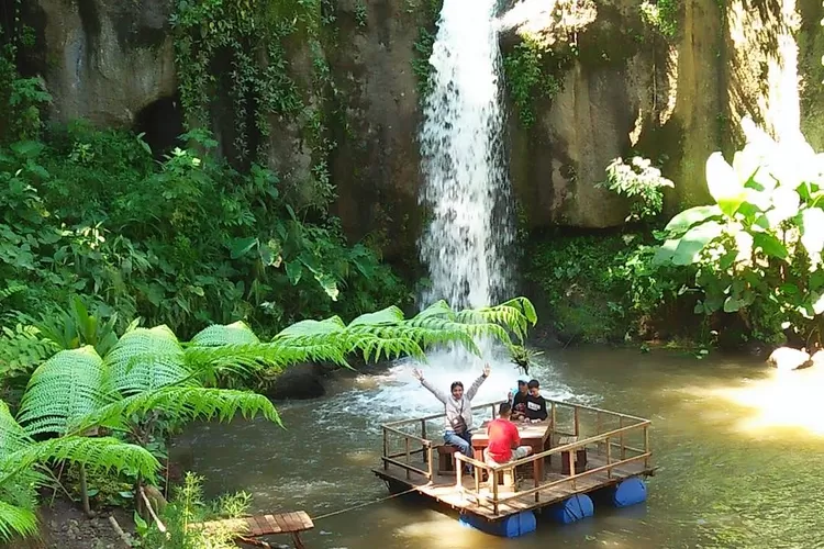 Wisata Alam Indonesia 2025: Tren Eco-Traveling, Destinasi Baru, dan Peran Pariwisata Berkelanjutan