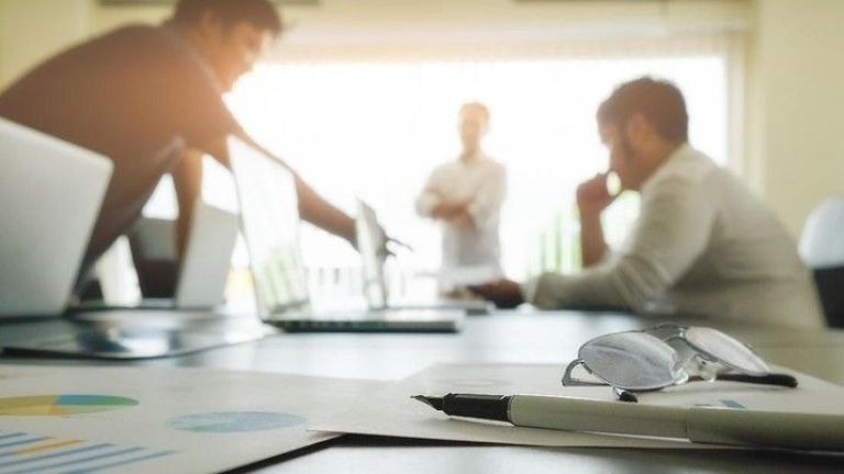 Work-Life Balance Indonesia 2025: Transformasi Gaya Hidup, Kesehatan Mental, dan Budaya Kerja Baru